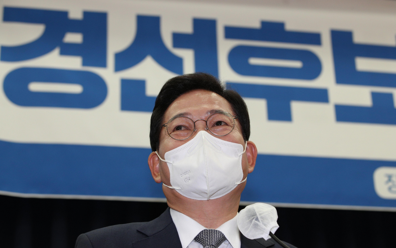 송영길 더불어민주당 전 대표가 10일 오후 서울 여의도 국회 의원회관에서 기자간담회를 열고 서울시장 출마 배경 등에 대한 기자들의 질문에 답하고 있다. [연합]