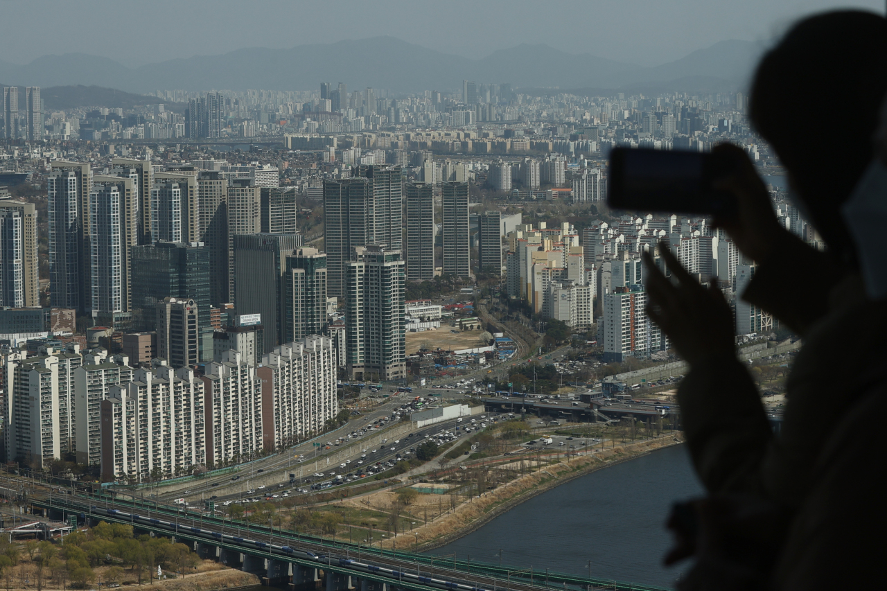 Aerial view of apartment complexes in western Seoul (Yonhap)