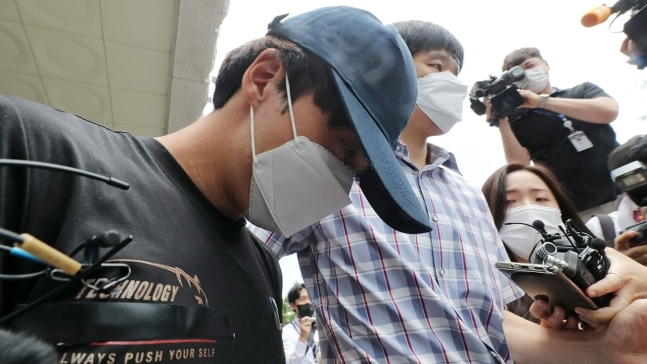 생후 20개월 된 딸을 성폭행하고 학대해 숨지게 한 양모(29·남)씨. [연합]