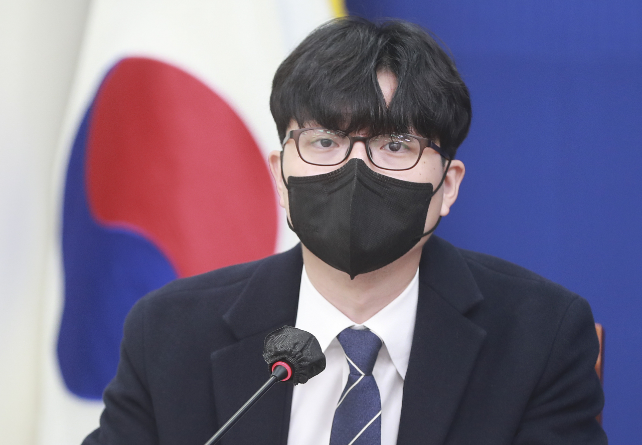 더불어민주당 권지웅 비상대책위원이 지난달 28일 오전 서울 여의도 국회에서 열린 비상대책위원회의에서 발언하고 있다. [연합]