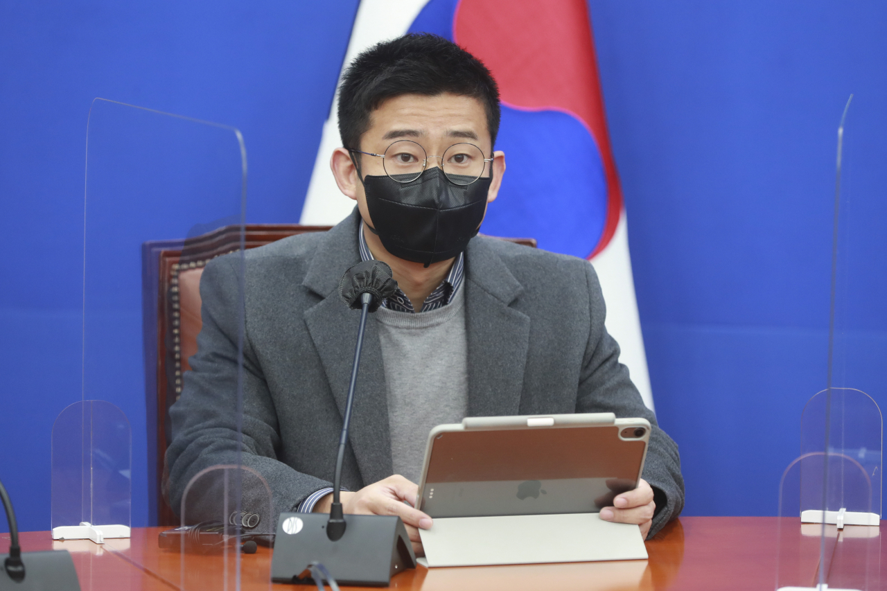 더불어민주당 김태진 비대위원이 지난달 24일 오전 서울 여의도 국회에서 열린 정개특위 기자간담회에서 발언하고 있다. [연합]