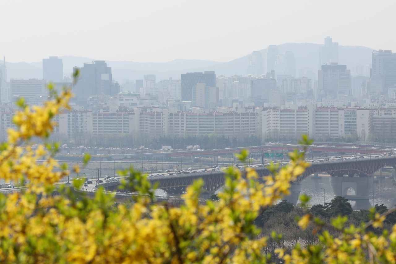서울 성동구 응봉산에서 바라본 강남권 아파트 단지. [연합]