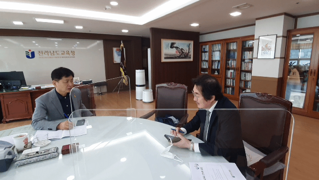 헤럴드경제는 15일 전남도육청에서 재선도전 출사표를 던진 장석웅 교육감을 만나 교육철학과 전남교육 핵심공약 등을 살펴봤다. /서인주 기자