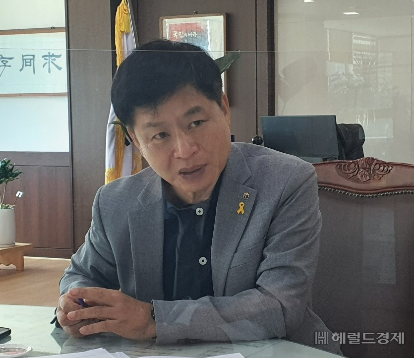 장석웅 전남도교육감 후보는 코로나 학습결손과 관련 기초학력전담교사제 등 기초체력 향상을 최우선 과제로 삼았다. 서인주 기자