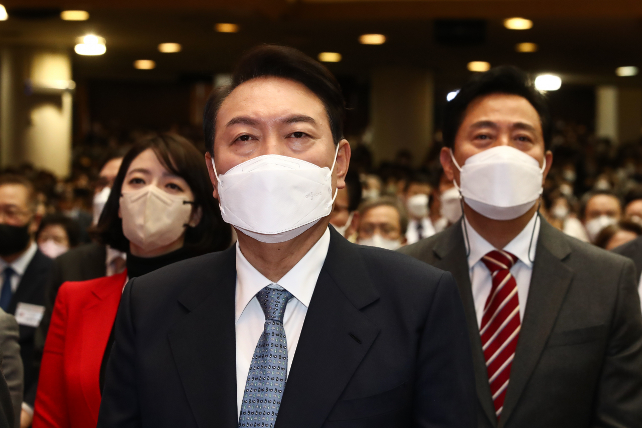 윤석열 대통령 당선인이 지난 17일 서울 여의도 순복음교회에서 열린 '2022 한국교회 부활절 연합예배'에 참석해 있다. [연합]