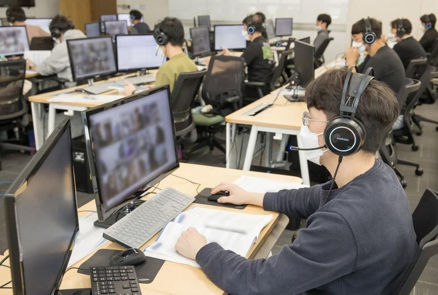 2021년도 하반기 GSAT 예비소집 감독관들의 모습.[삼성전자 제공]