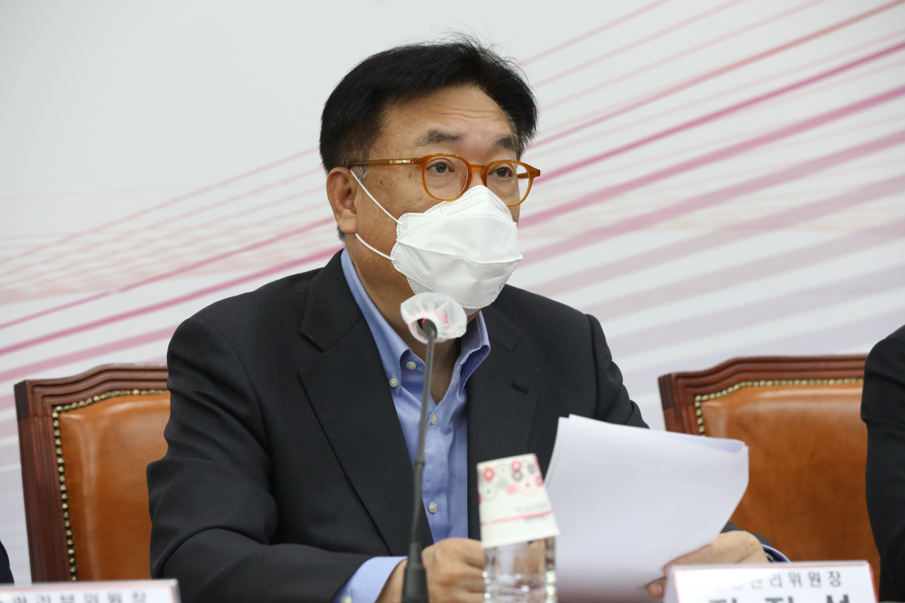 정진석 국민의힘 공천관리위원장이 21일 오전 국회에서 6·1 지방선거 대전, 세종, 충북, 충남 광역단체장 경선 결과를 발표하고 있다. 이상섭 기자