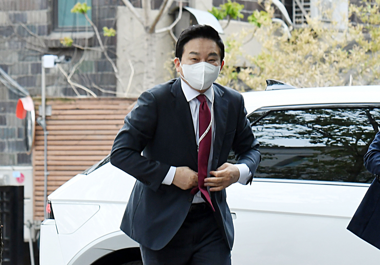 원희룡 국토교통부 장관 후보자가 지난 18일 오전 서울 종로구 통의동 금융감독원 연수원 내 인수위원회 사무실로 출근하고 있다. [연합]