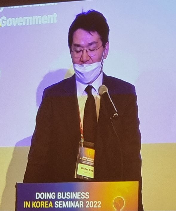 주한미국상공회의소(암참)가 21일 서울 여의도 콘래드 호텔에서 ‘국내 기업환경 세미나 2022’를 개최했다. 조원태 한진그룹 회장이 축사를 하고 있는 모습. 김지헌 기자