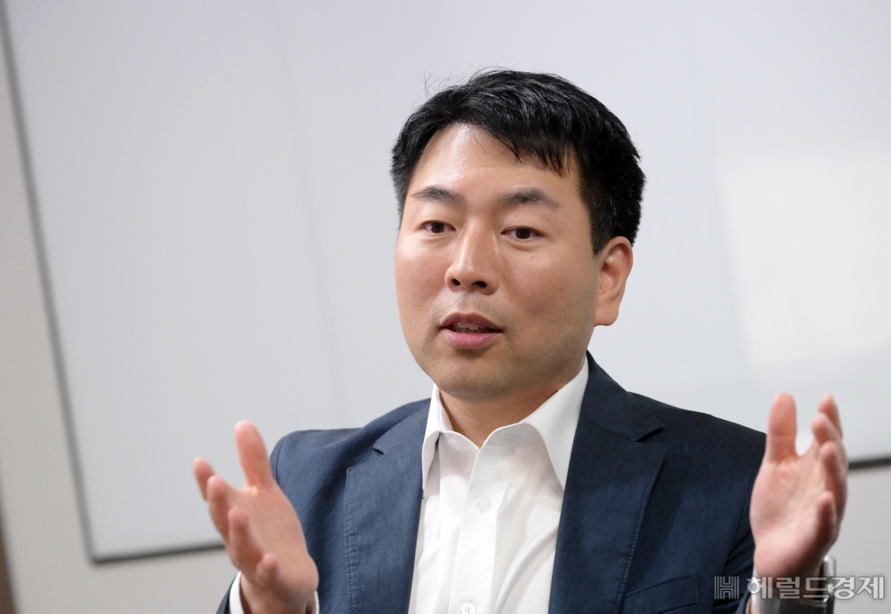 14일 오후 서울 강남구 테헤란로 빗썸 사무실에서 허백영 빗썸대표가 본지와 인터뷰를 하고 있다. 이상섭 기자