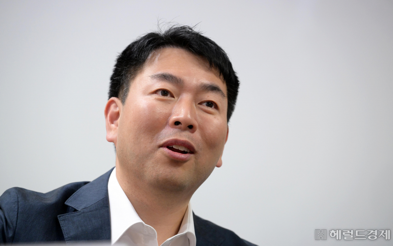 14일 오후 서울 강남구 테헤란로 빗썸 사무실에서 허백영 빗썸대표가 본지와 인터뷰를 하고 있다. 이상섭 기자