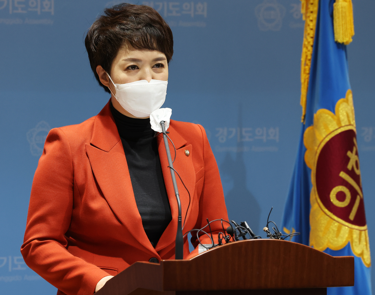 국민의힘 6·1 지방선거 경기지사 후보로 선출된 김은혜 의원이 22일 오전 경기도 수원시 경기도의회에서 기자회견을 하고 있다. [연합]