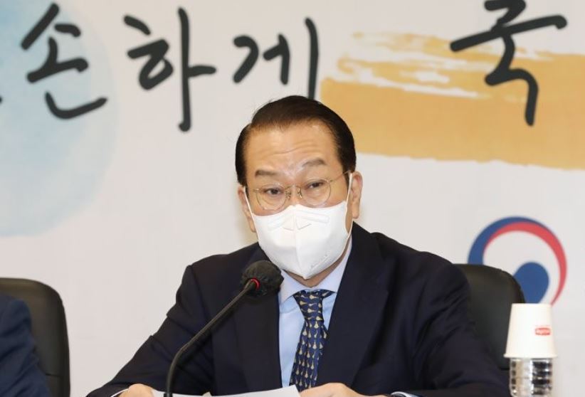 Unification Minister nominee Kwon Young-se speaks at a seminar organized by the national unity committee under President-elect Yoon Suk-yeol's transition team at its office in Seoul on April 22, 2022. (Yonhap)