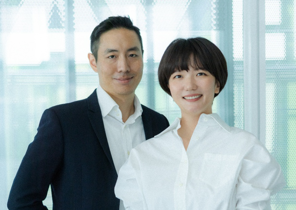 김남선 네이버 CFO(왼쪽)와 최수연 네이버 CEO(오른쪽). [네이버 제공]