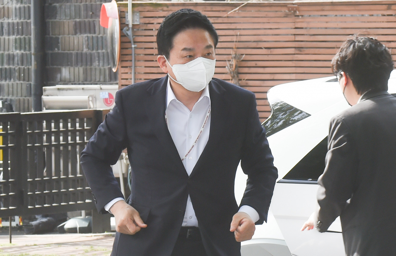 원희룡 국토교통부 장관 후보자가 지난 26일 오전 서울 종로구 통의동 제20대 대통령직 인수위원회로 출근하고 있다. [연합]