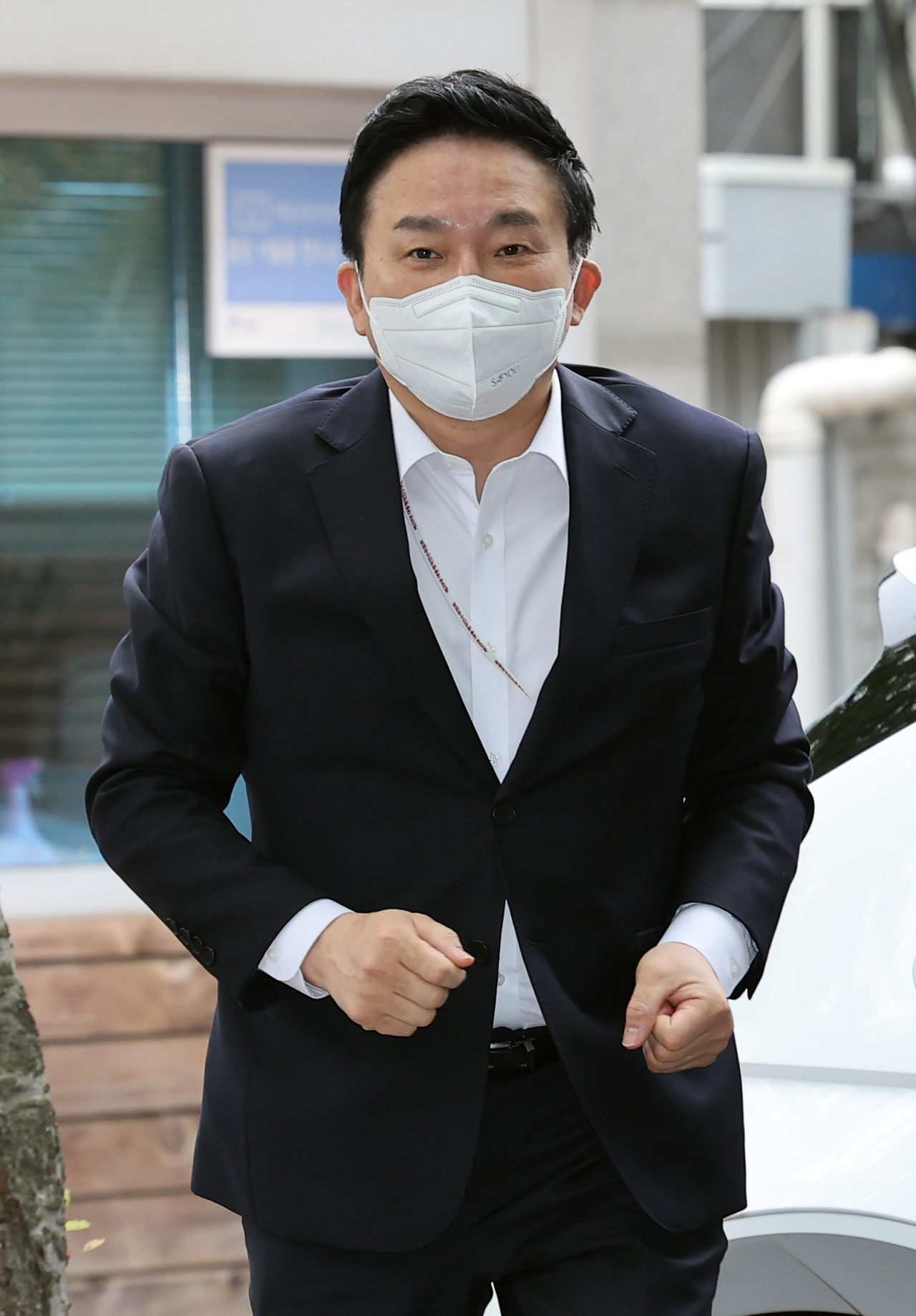 원희룡 국토교통부 장관 후보자가 25일 오전 서울 종로구 통의동 인수위로 출근하고 있다. [인수위사진기자단]
