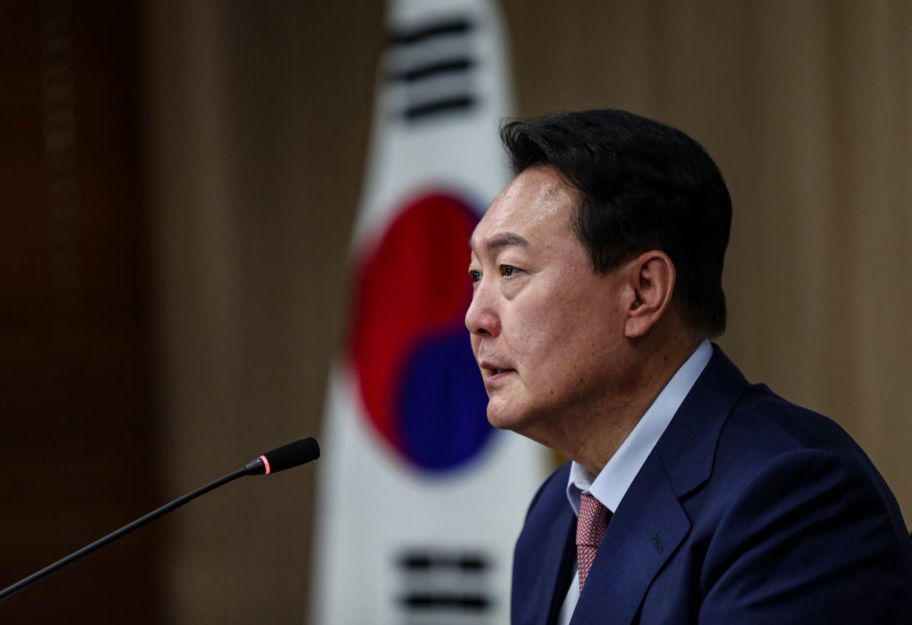 윤석열 대통령 당선인이 4월 29일 오후 충북 음성군 한국고용정보원에서 충북혁신도시 현안보고 및 국립소방병원 건립 관련 브리핑을 받기 전 인사말을 하고 있다. [연합]