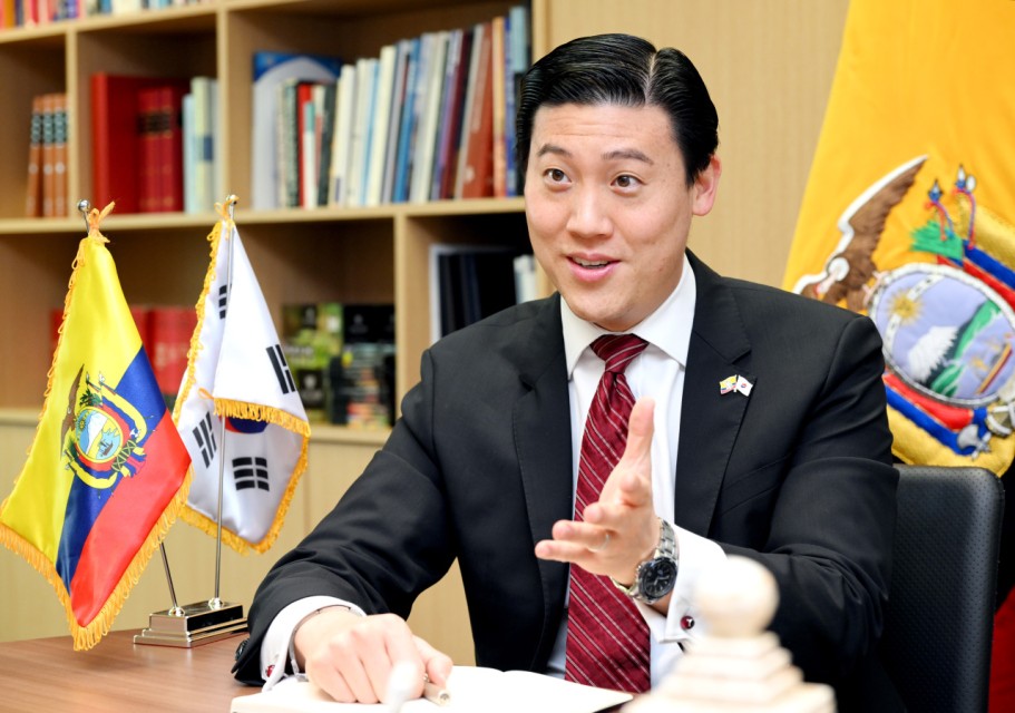 Ecuador and S.Korea ‘complimentary economies’ with room for more cooperation: Ecuadorian top envoy