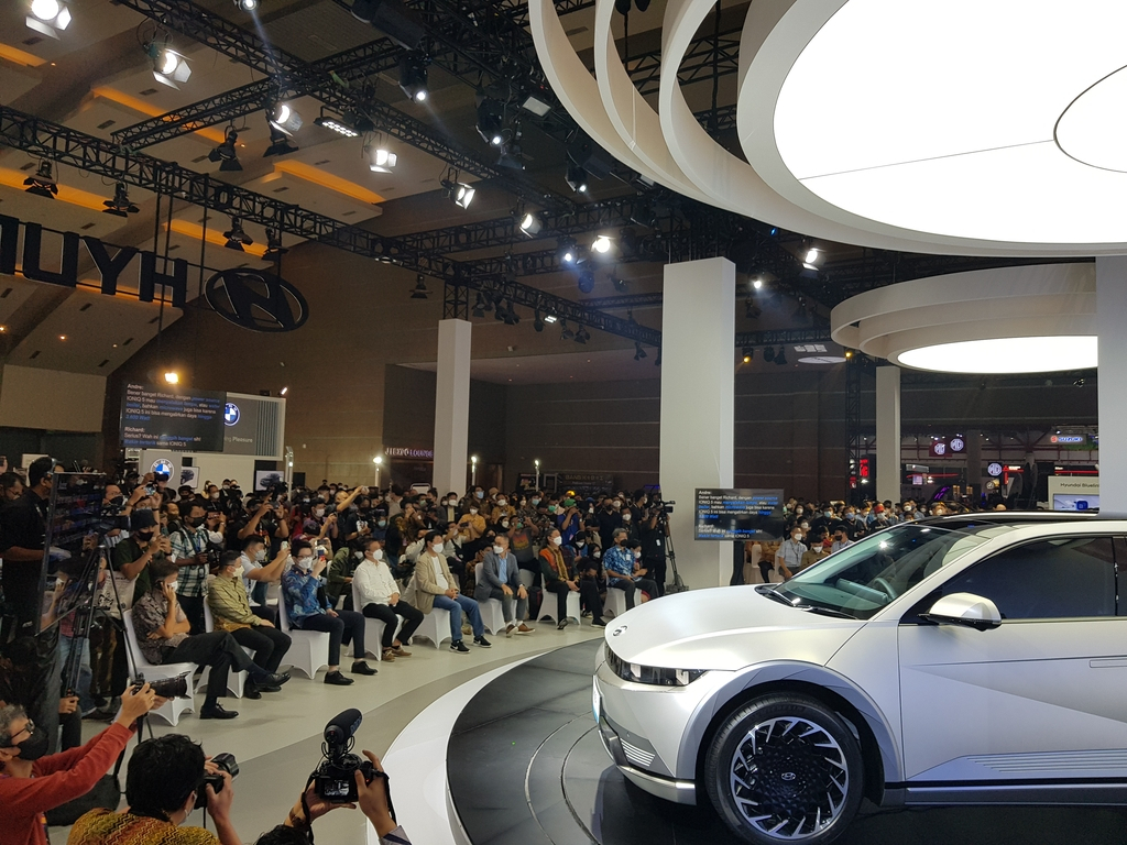 Hyundai Motor's all-electric IONIQ 5 is presented in a showroom at the 2022 Indonesia International Motor Show that ran from March 31-April 10 in the Southeast Asian country, in this photo provided by Hyundai on Sunday. (Hyundai)