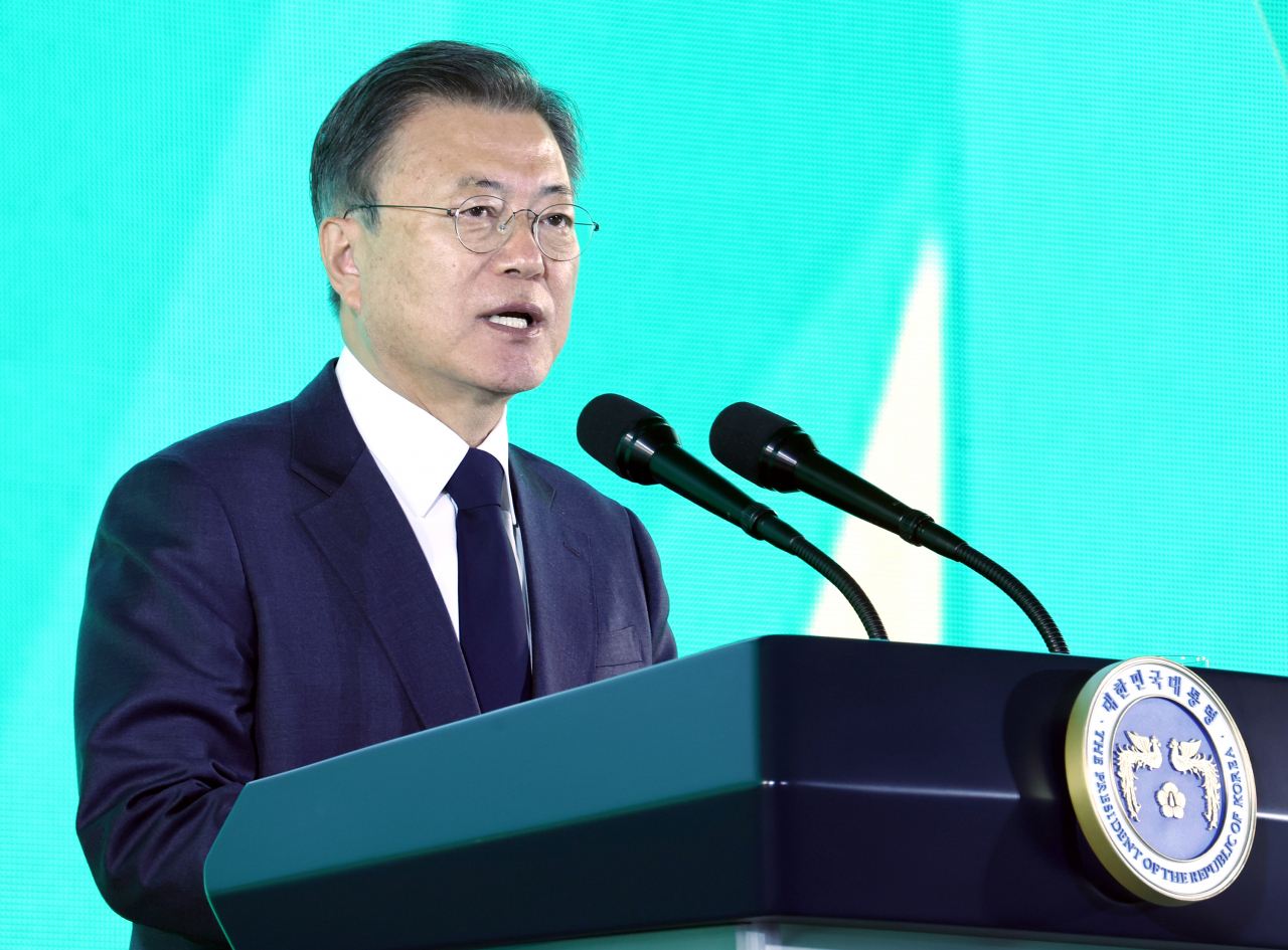 President Moon Jae-in delivers keynote remarks at the opening of the 15th World Forestry Congress in Seoul on Monday. (Yonhap)