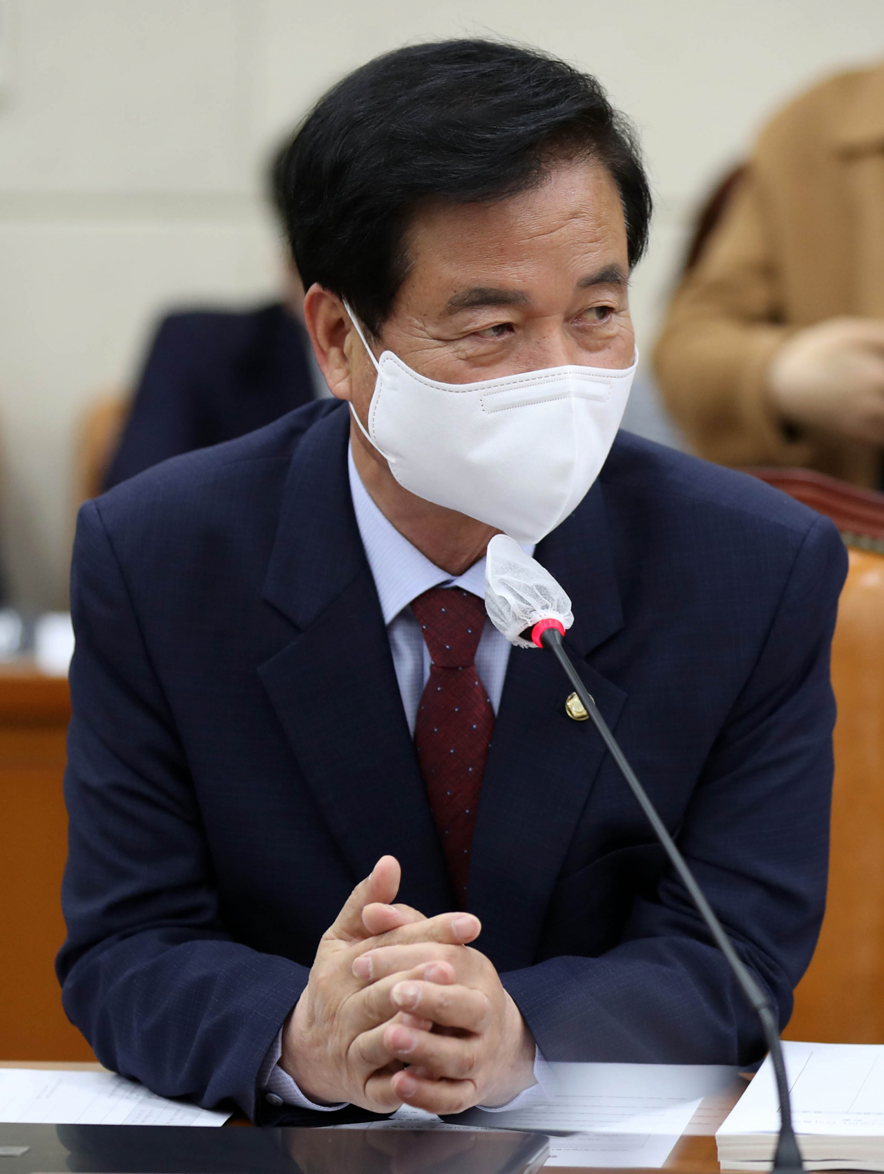 국민의힘 최춘식 의원이 22일 오전 국회에서 열린 행정안전위원회 전체회의에서 발언하고 있다. [연합]