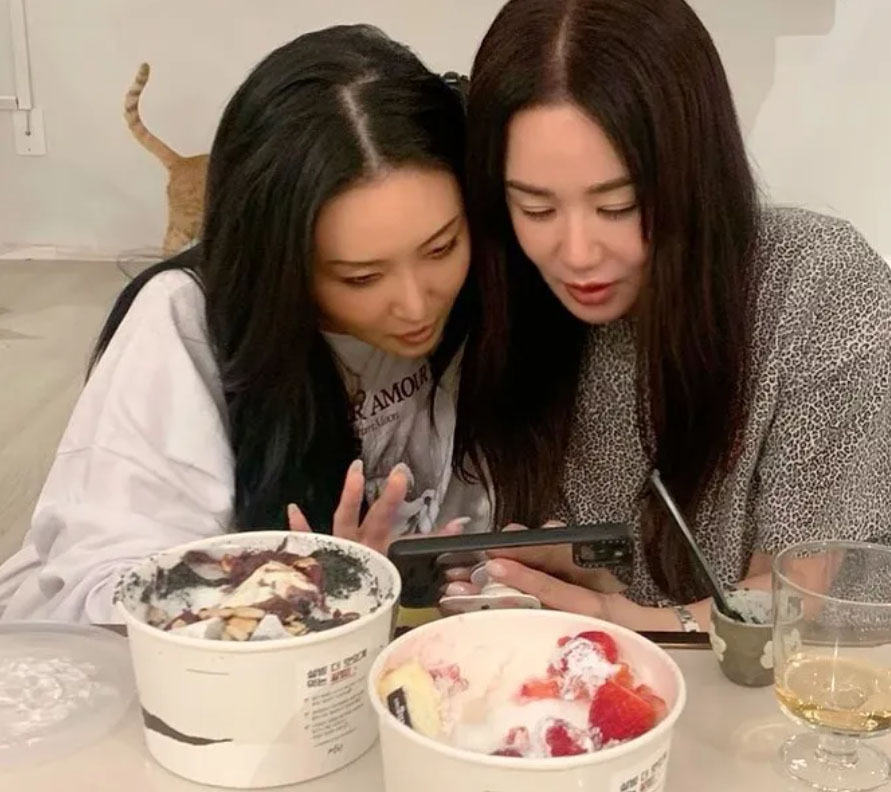 [엄정화 인스타그램 캡처]