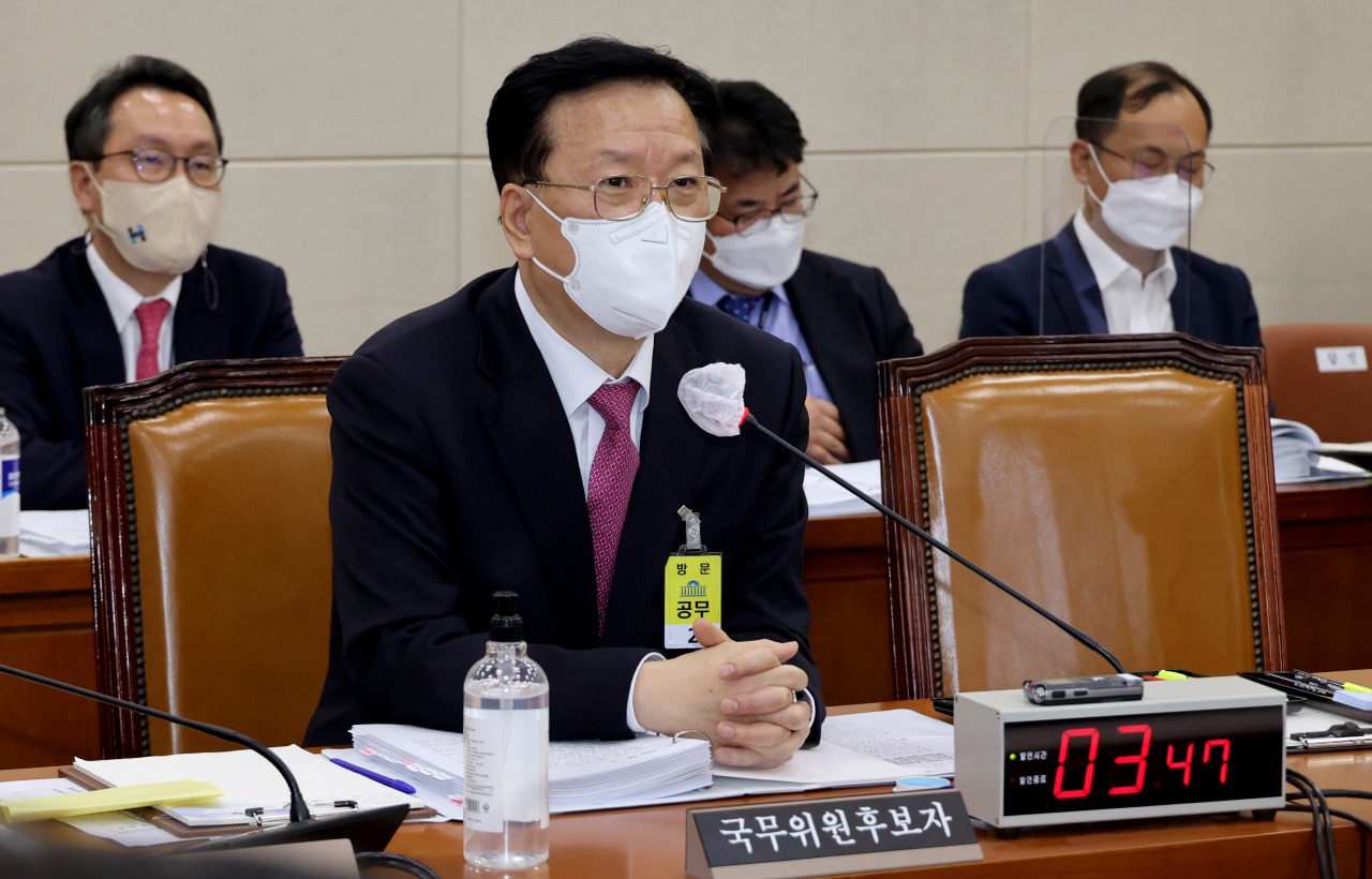 정호영 보건복지부 장관 후보자가 3일 오전 국회에서 열린 인사청문회에서 의원들의 질의에 답변하고 있다. [연합]