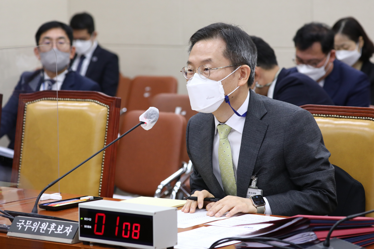 이종호 과학기술정보통신부 장관 후보자가 3일 국회에서 열린 인사청문회에서 의원들의 질의에 답하고 있다. [이상섭 기자]