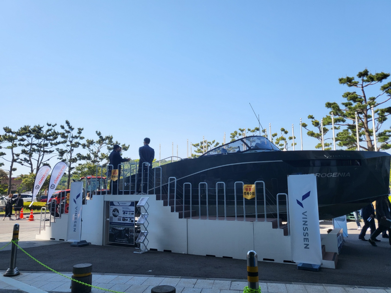 3일 제주 서귀포시 제주국제컨벤션센터에서 열린 ‘제9회 국제전기자동차엑스포(IEVE)’ 내 친환경 선박 업체 빈센 부스. [김지윤 기자]