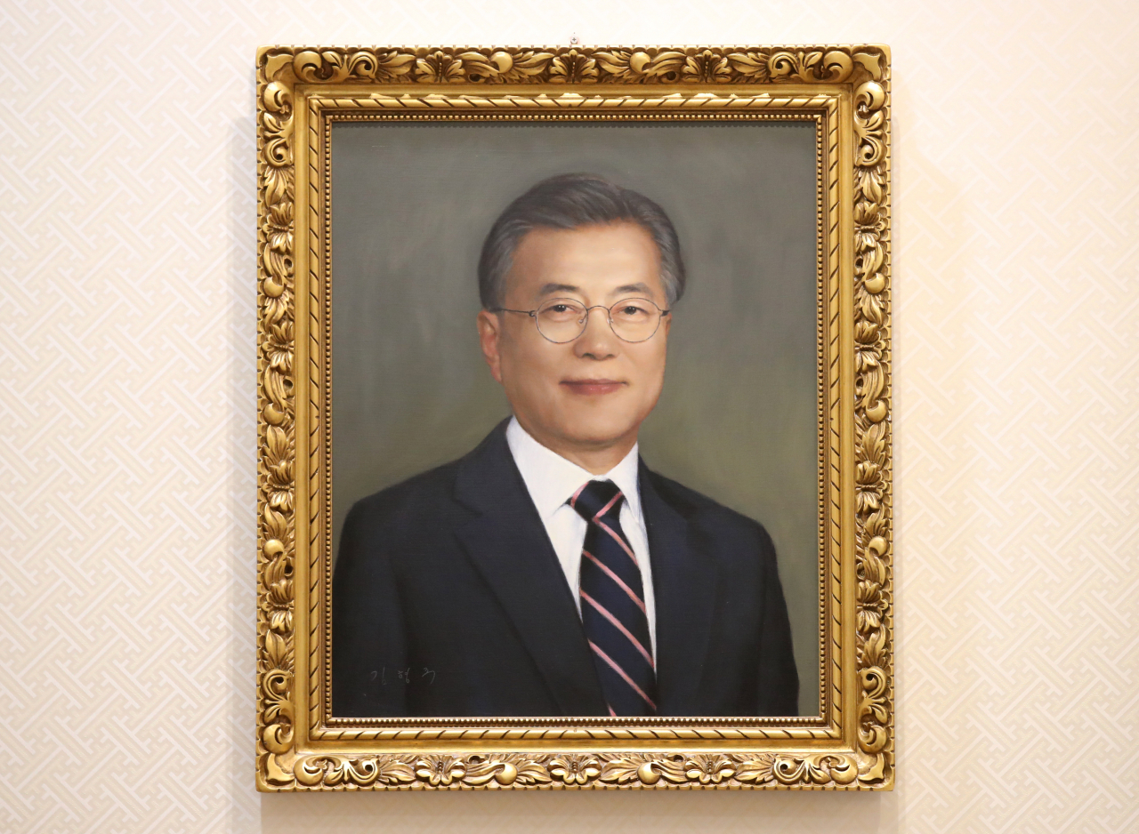 3일 오후 역대 대통령의 초상화가 걸린 청와대 본관 세종전실에 문재인 대통령의 초상화가 걸려 있다. [연합]