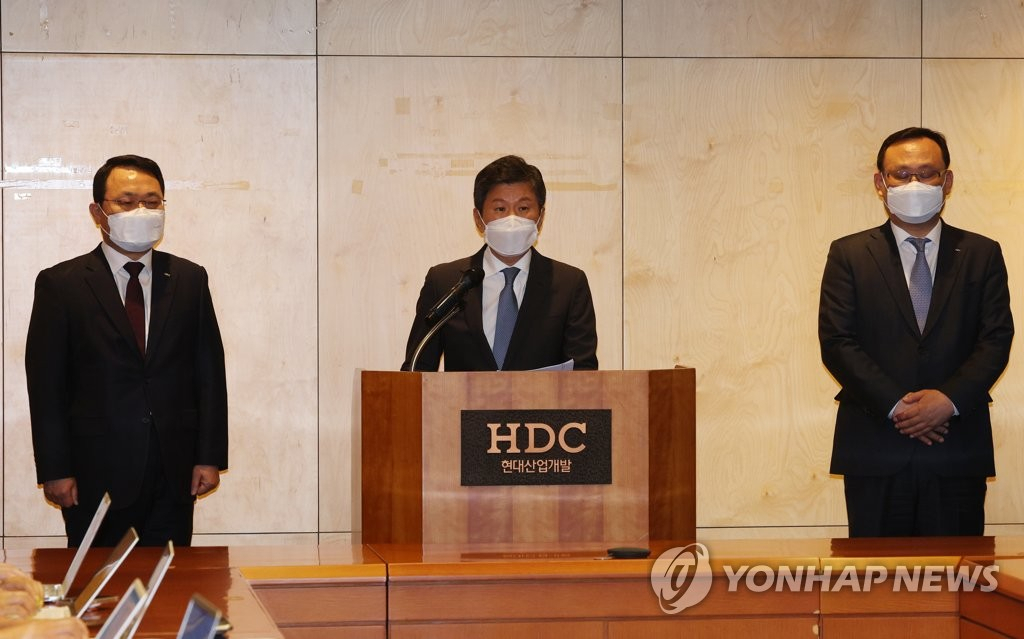 4일 정몽규 회장이 기자회견을 하고 있다.[연합]