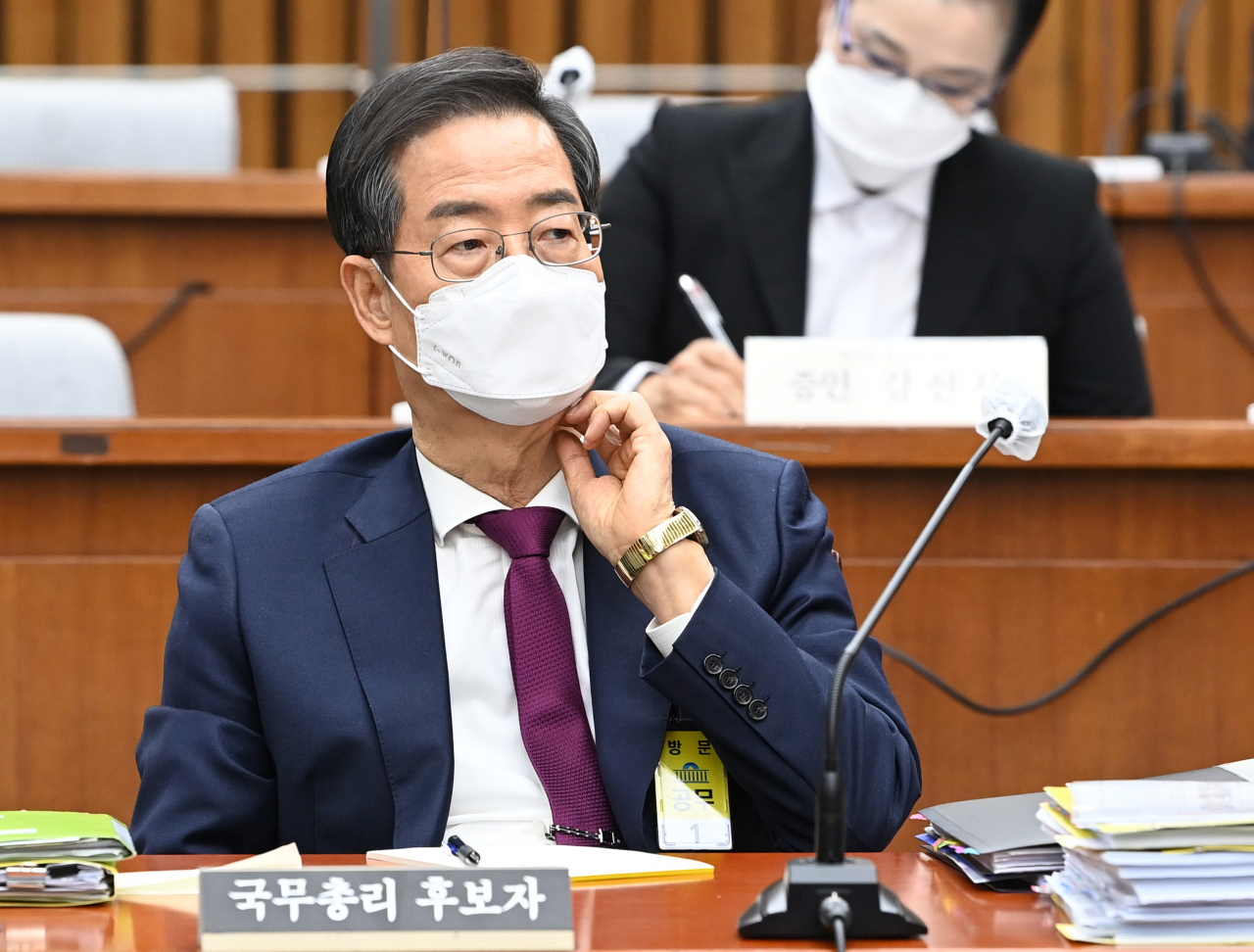 한덕수 국무총리 후보자가 3일 오전 국회에서 열린 인사청문회에서 증인 답변을 듣고 있다. [연합]
