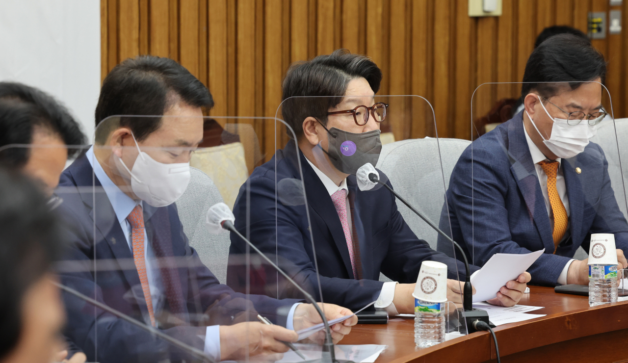 권성동 국민의힘 원내대표가 6일 오전 서울 여의도 국회에서 열린 원내대책회의에서 발언하고 있다. [연합]