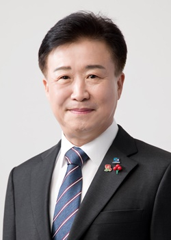 민주당 공천자로 확정된 정기명 후보.