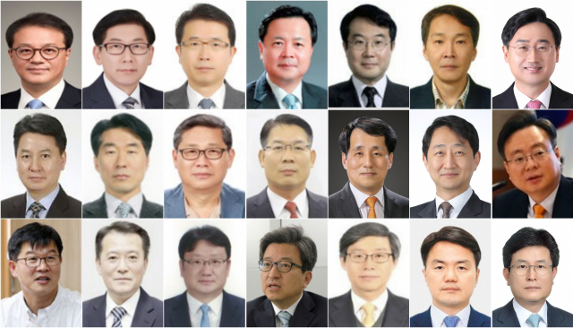 윤석열 대통령 당선인은 9일 새 정부 15개 부처 차관급 인선과 비서실 부속실장을 발표했다. 윗줄 왼쪽부터 기획재정부 1차관 방기선, 2차관 최상대, 교육부 차관 장상윤, 외교부 1차관 조현동, 2차관 이도훈, 통일부 차관 김기웅, 국방부 차관 신범철. 가운데줄 왼쪽부터 행정안전부 차관 한창섭, 재난안전관리본부장 김성호, 문화체육관광부 1차관 전병극, 농림축산식품부 차관 김인중, 산업통상자원부 1차관 장영진, 통상교섭본부장 안덕근, 보건복지부 1차관 조규홍. 아랫줄 왼쪽부터 보건복지부 2차관 이기일, 환경부 차관 유제철, 고용노동부 차관 권기섭, 국토교통부 1차관 이원재, 해양수산부 차관 송상근, 중소벤처기업부 차관 조주현, 대통령 비서실장 직속 부속실장 강의구. [당선인 대변인실 제공]