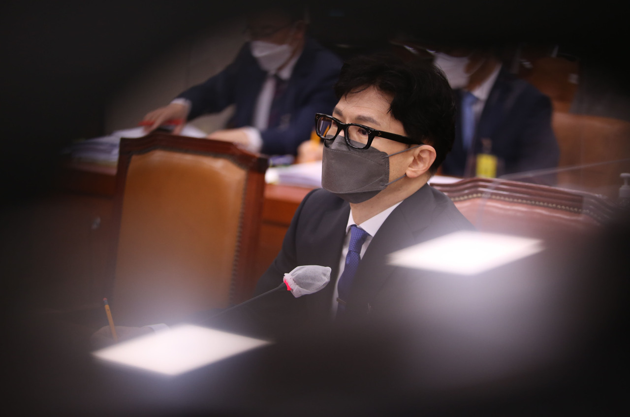 Justice Minister nominee Han Dong-hoon speaks at his confirmation hearing held Monday. (Yonhap)