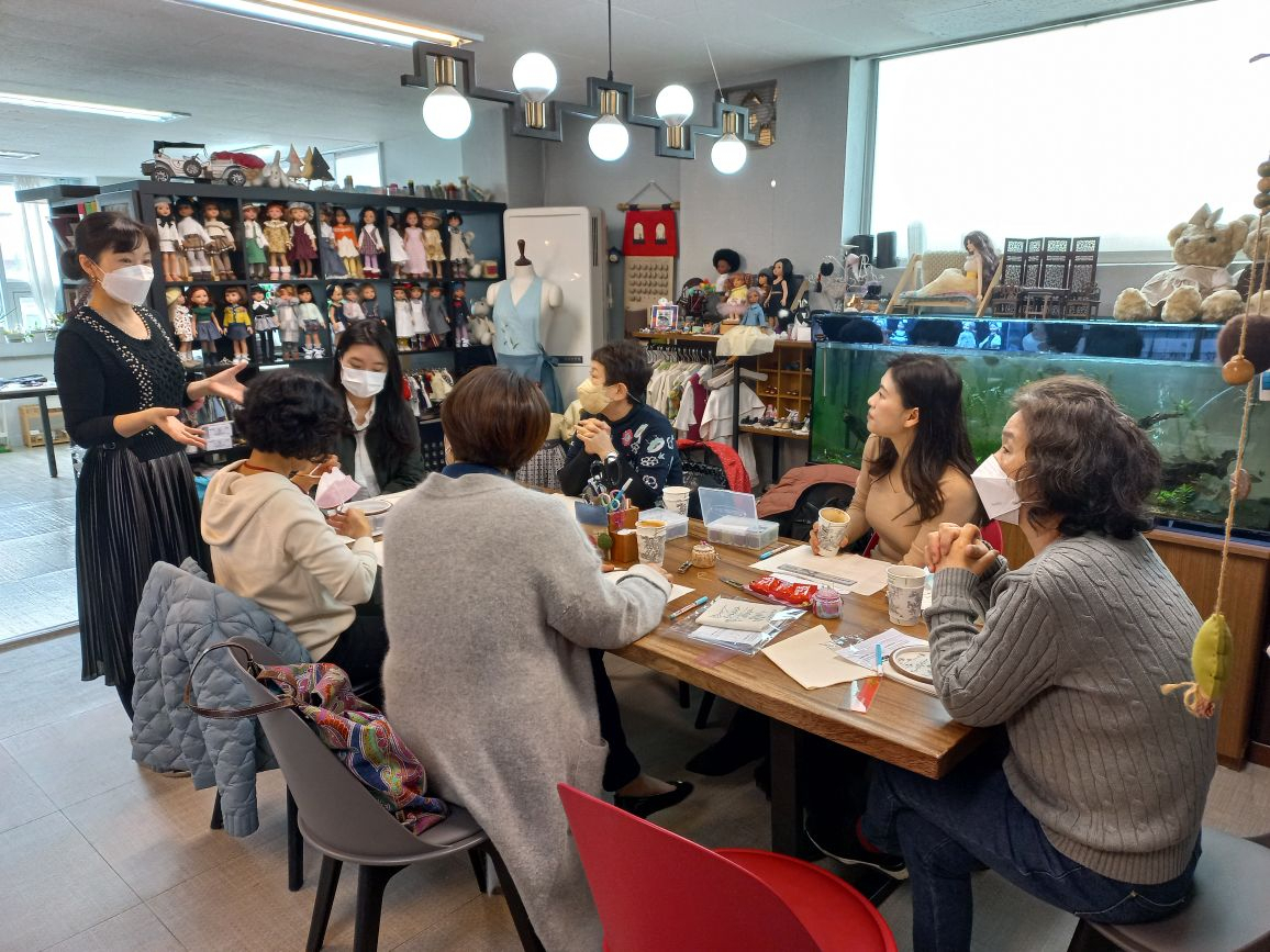 담소공방 프랑스 자수 프로그램. [중구 제공]