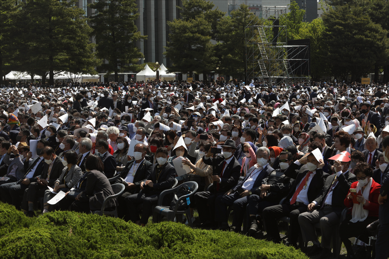 10일 오전 서울 여의도 국회에서 열린 윤석열 제20대 대통령 취임식에 참석자들이 자리에 앉아 취임식 시작을 기다리고 있다. 이상섭 기자