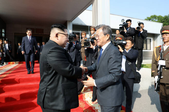 문재인 대통령과 김정은 북한 국무위원장은 지난 2018년 5월 26일 판문점에서 2차 남북정상회담을 진행했다. [청와대]