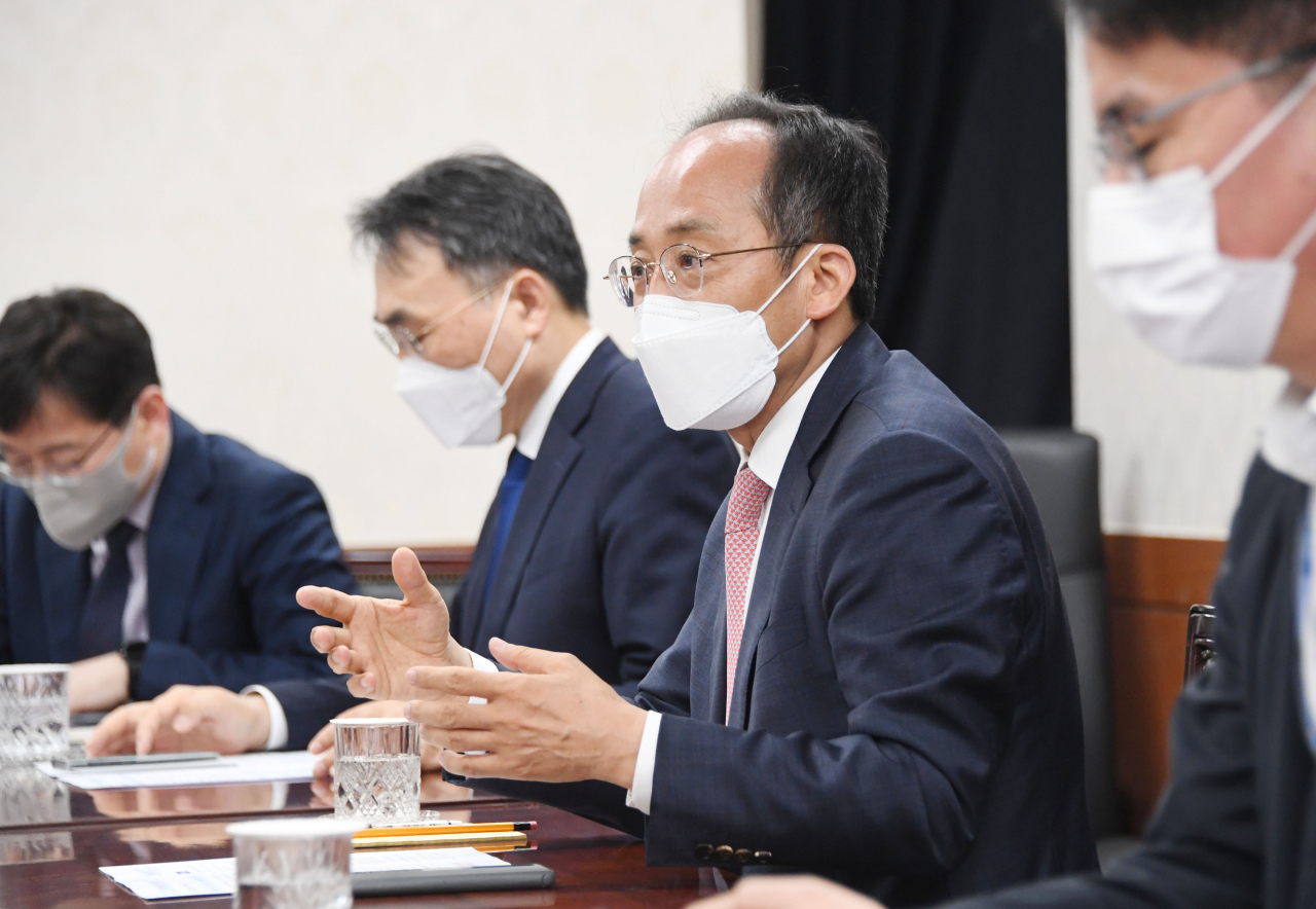 추경호 경제부총리 겸 기획재정부 장관이 10일 오후 정부서울청사에서 부내 현안점검회의를 주재하고 있다. [연합]