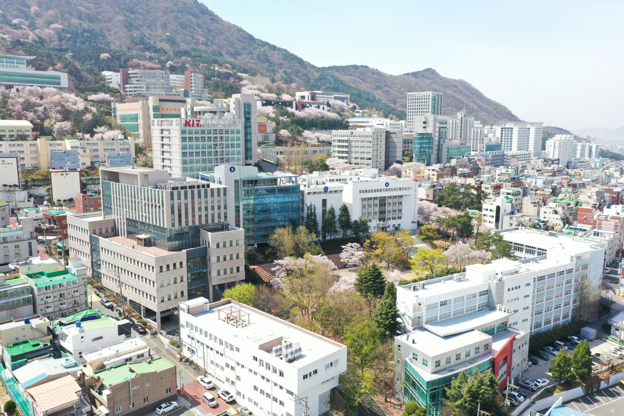 경남정보대학교 전경.