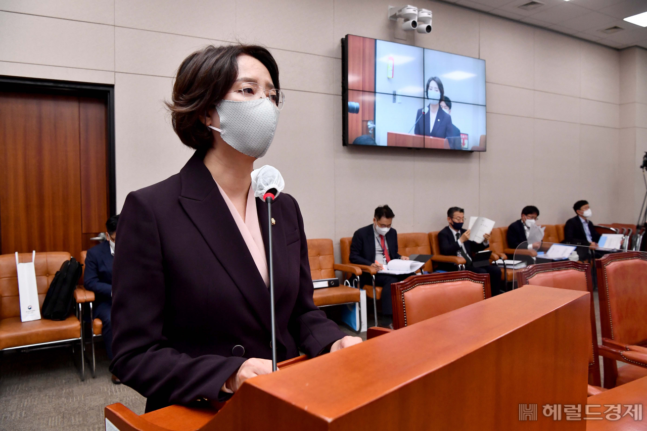 이영 중소벤처기업부 장관 후보자가 11일 서울 여의도 국회에서 열린 인사청문회에서 모두발언을 하고 있다. [이상섭 기자]