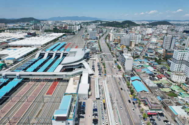 ‘광주송정역세권 상권르네상스 사업’의 행정 절차가 마무리됨에 따라 광산로와 1913송정역시장을 잇는 ‘광주송정역 1시간 맛거리’ 조성 사업이 본격화 된다.