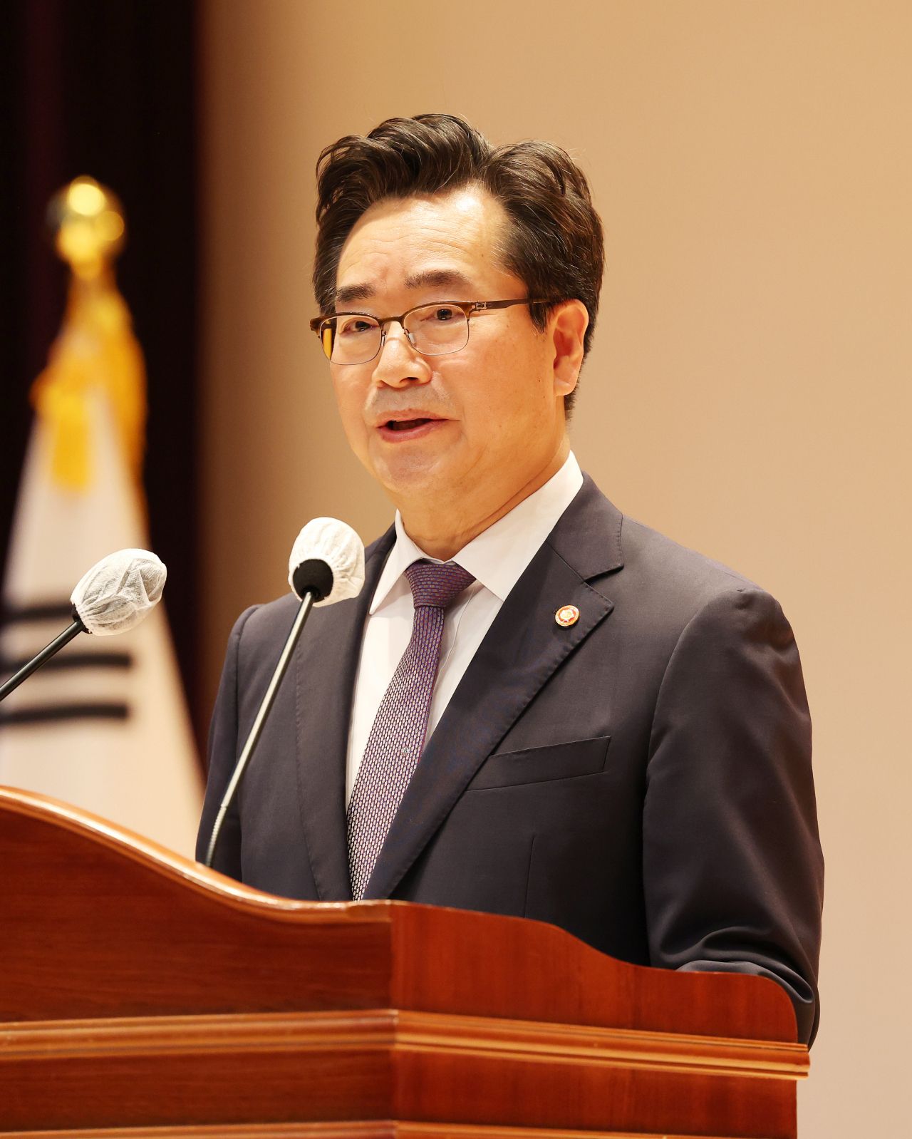 정황근 농림축산식품부 장관이 11일 오후 정부세종청사에서 열린 취임식에서 취임사를 하고 있다. [연합]