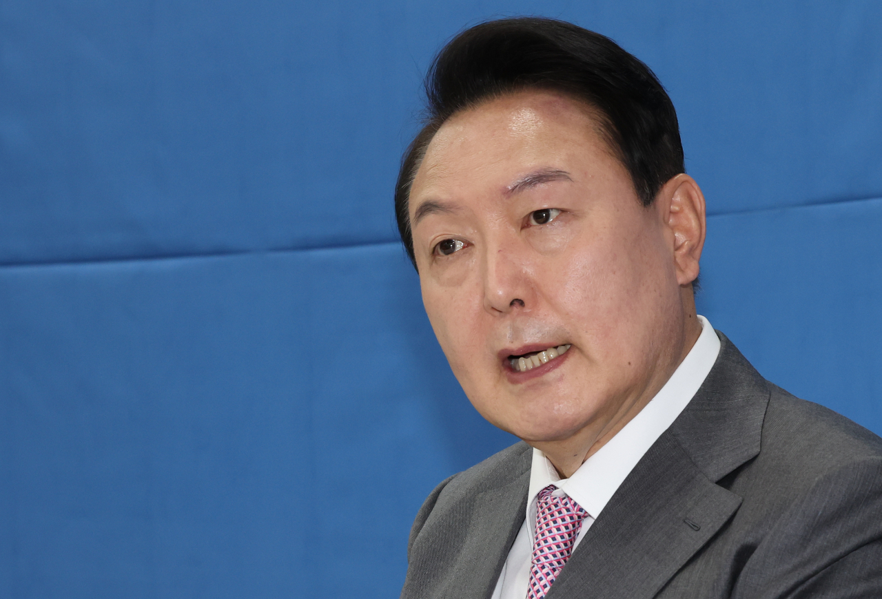 윤석열 대통령이 13일 오전 서울 중구 명동 국제금융센터에서 열린 거시금융상황 점검회의에서 발언을 하고 있다. [연합]