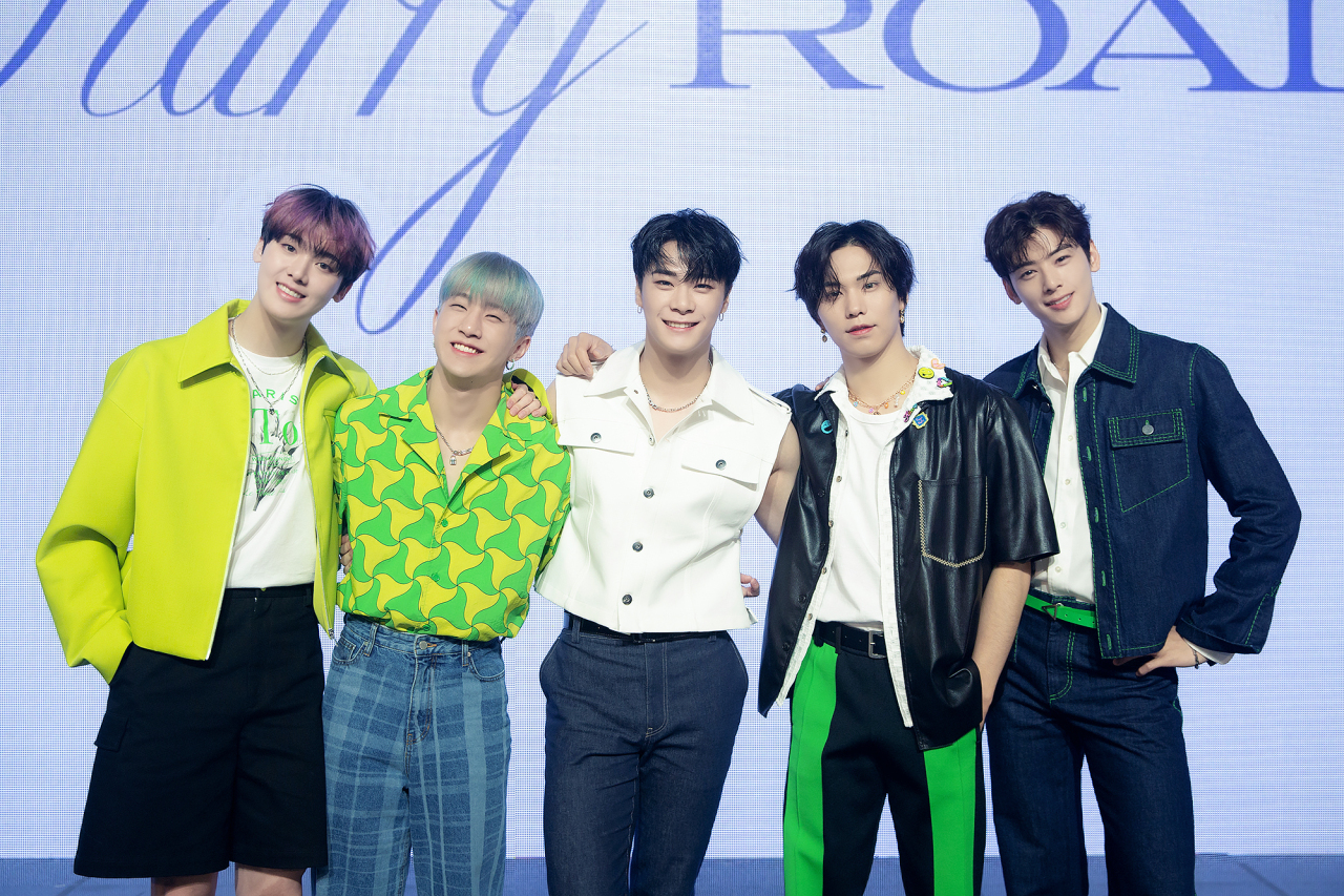 Astro boasts its signature freshness in 3rd LP 'Drive to the