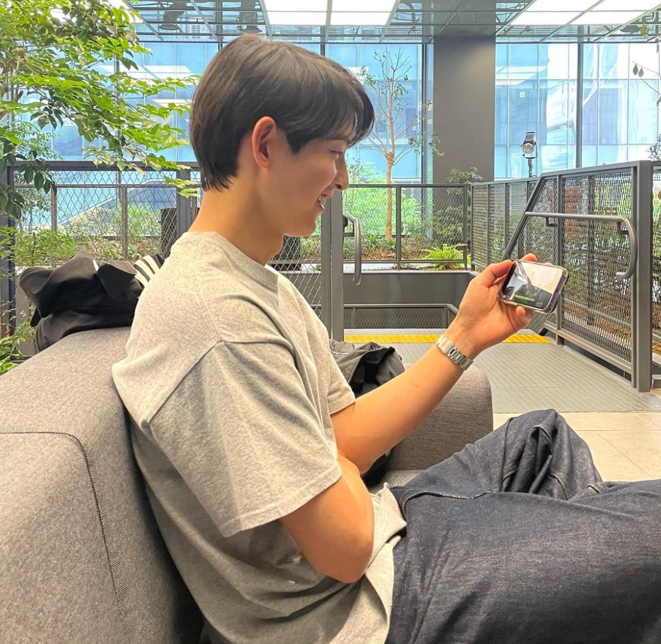 [송중기 인스타그램]