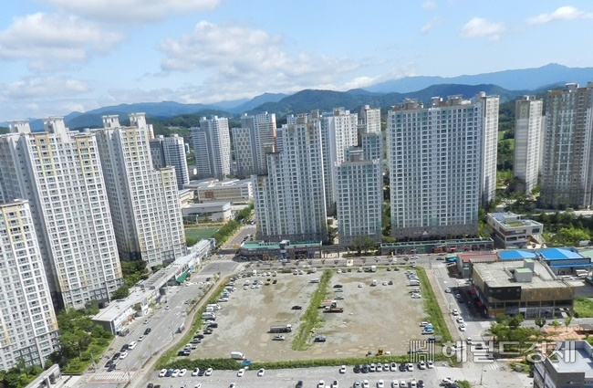 순천시 해룡면 신대지구 오피스텔 건축 예정 부지. /박대성 기자.