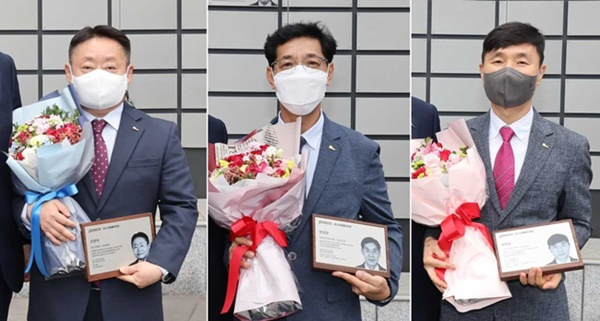 사진 왼쪽부터 열연부 조영석 리더, 제선부 양성모 주임, 후판부 최영일 주임.