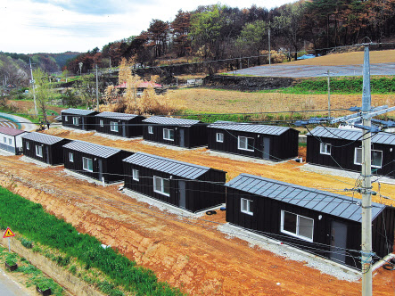 울진군 화성2리에 마련된 이재민 거주 임시조립주택 모습. [울진군 제공]